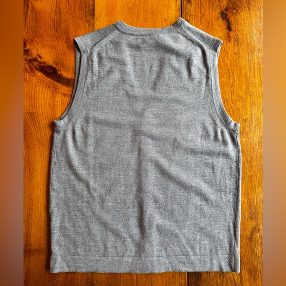 Merino wool vest from Bloomingdale’s. Side M - Picture 2 of 8